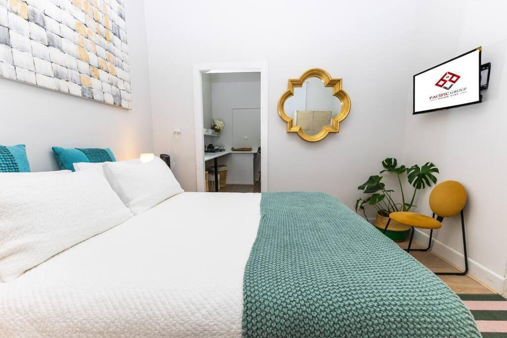 Location & Budget - Great Affordable Bondi Apartment *